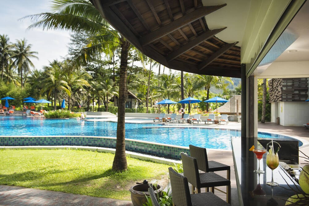 Poolside Bar