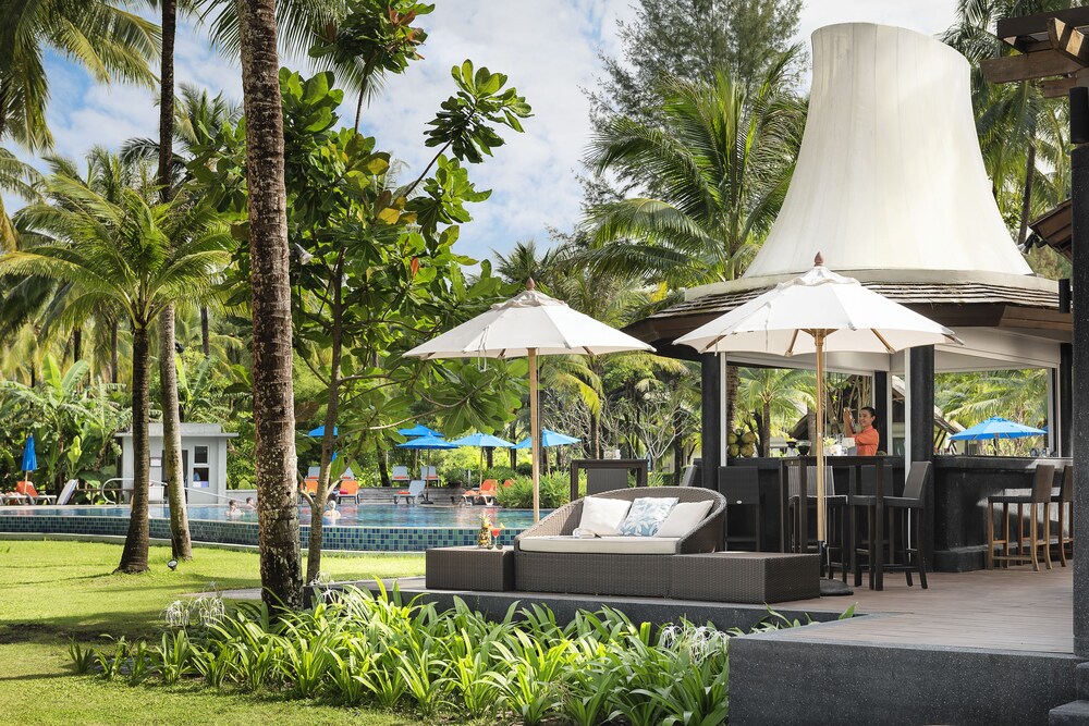 Poolside Bar