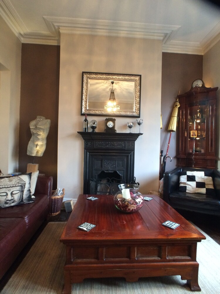 Hotel Lounge
