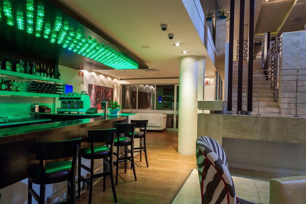 Hotel Bar