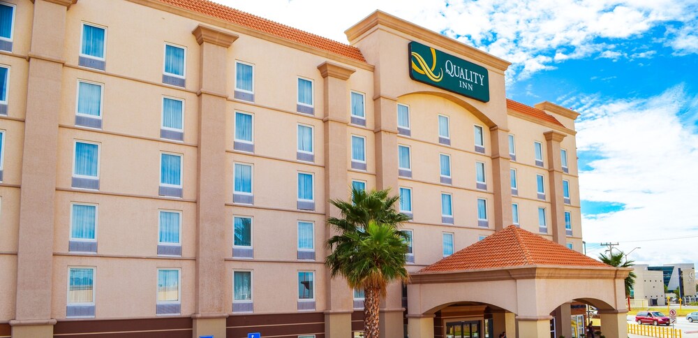 Fachada del hotel