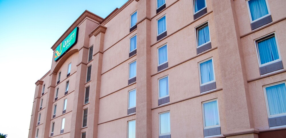 Fachada del hotel