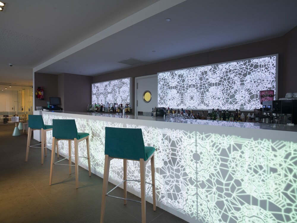 Poolside Bar