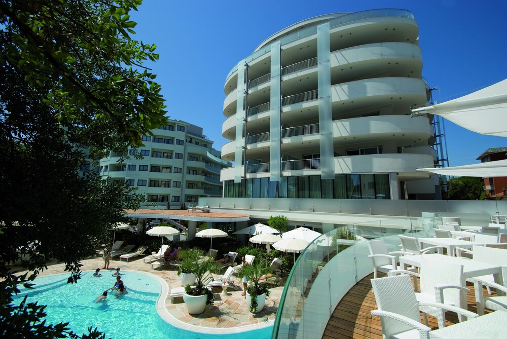 Piscina all'aperto