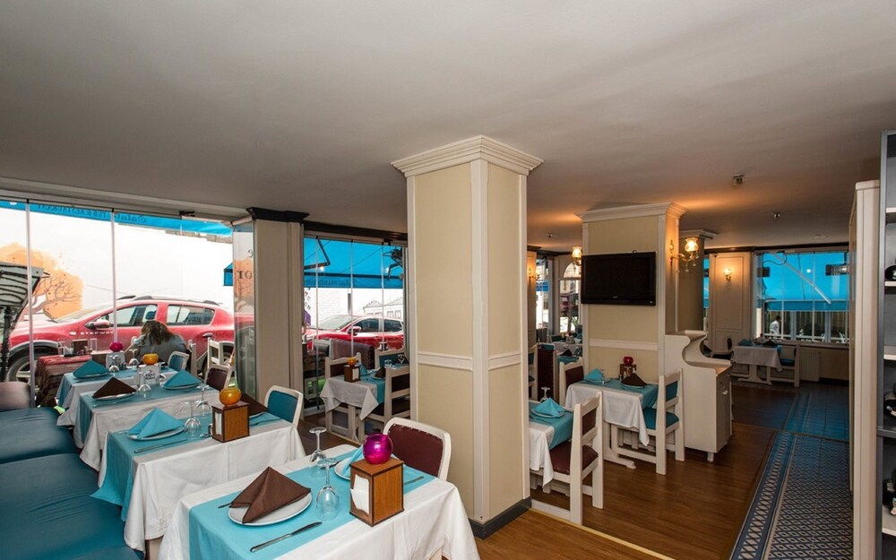 Hotel Bar