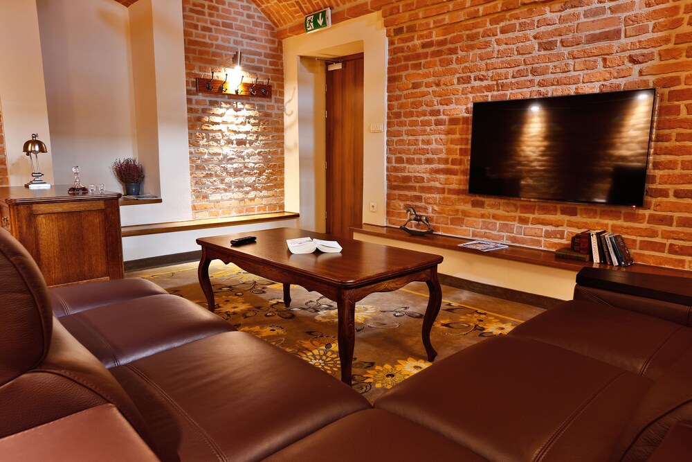 Executive Lounge