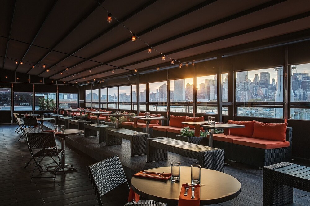 Hotel Lounge