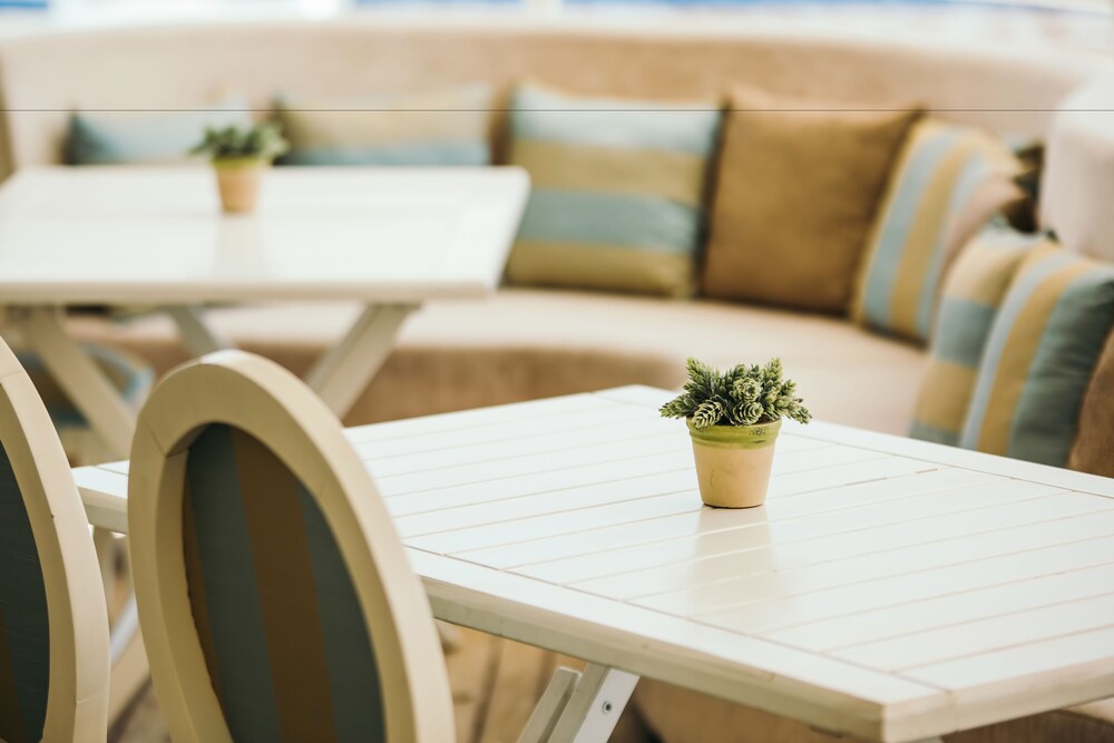 Hotel Bar