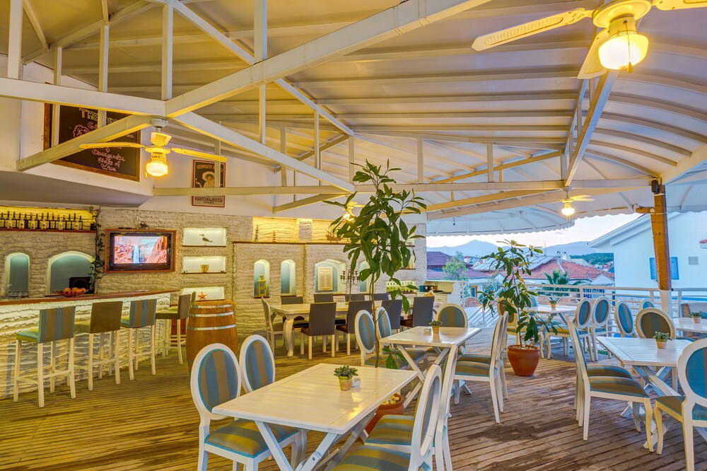 Hotel Bar