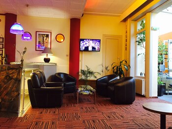 Hotel Lounge