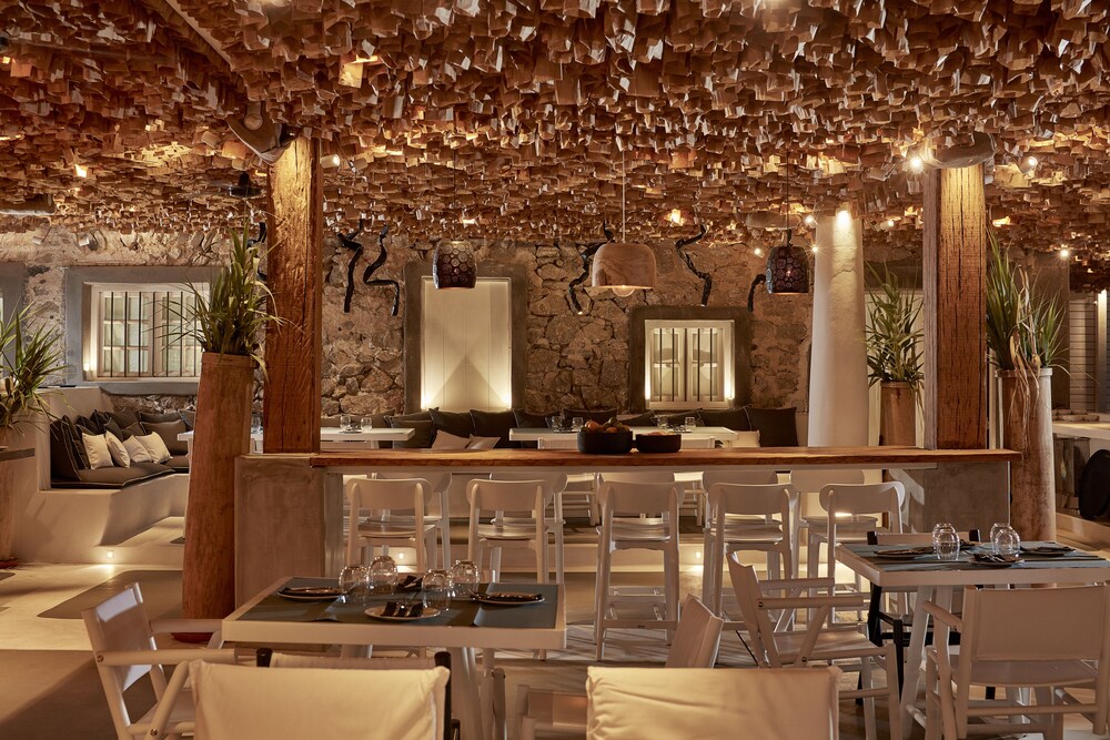 Hotel Lounge