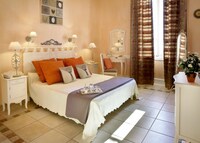 Comfort Room, 1 Queen Bed, Sea View