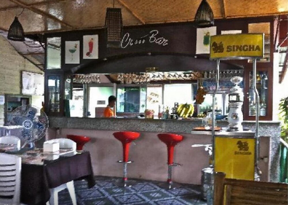 Hotel Bar