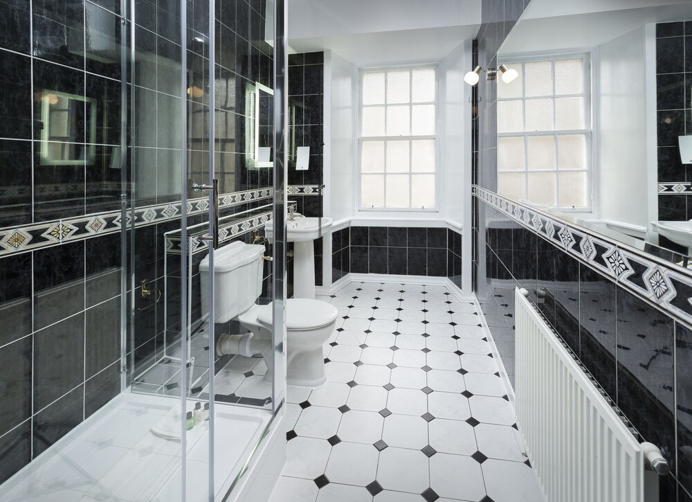 Apartment, 2 Bedrooms (Situated at Canongate) - Bathroom