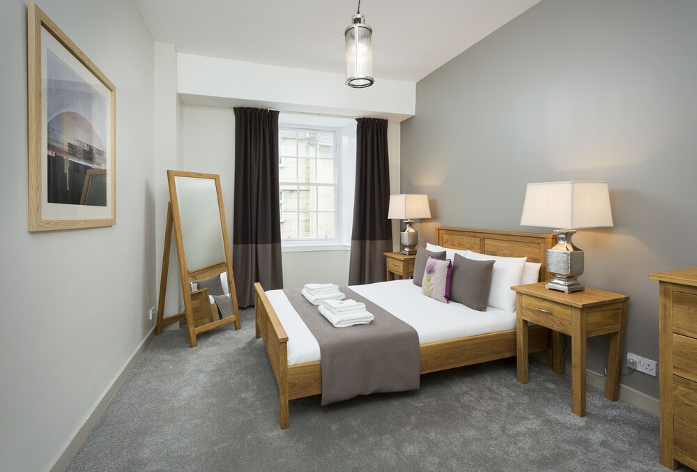 Apartment, 2 Bedrooms (Situated at Canongate) - Guestroom