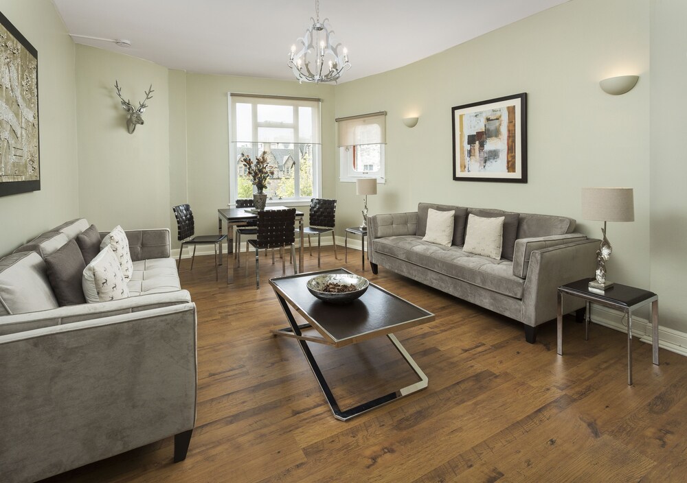 Apartment, 2 Bedrooms (Situated at Canongate) - Living Area