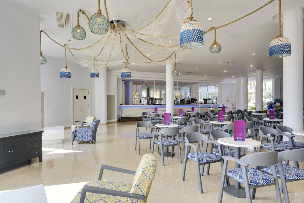 Hotel Lounge