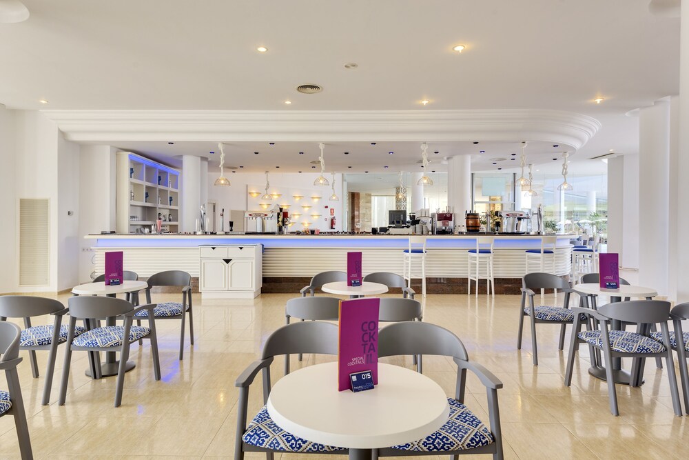 Hotel Lounge
