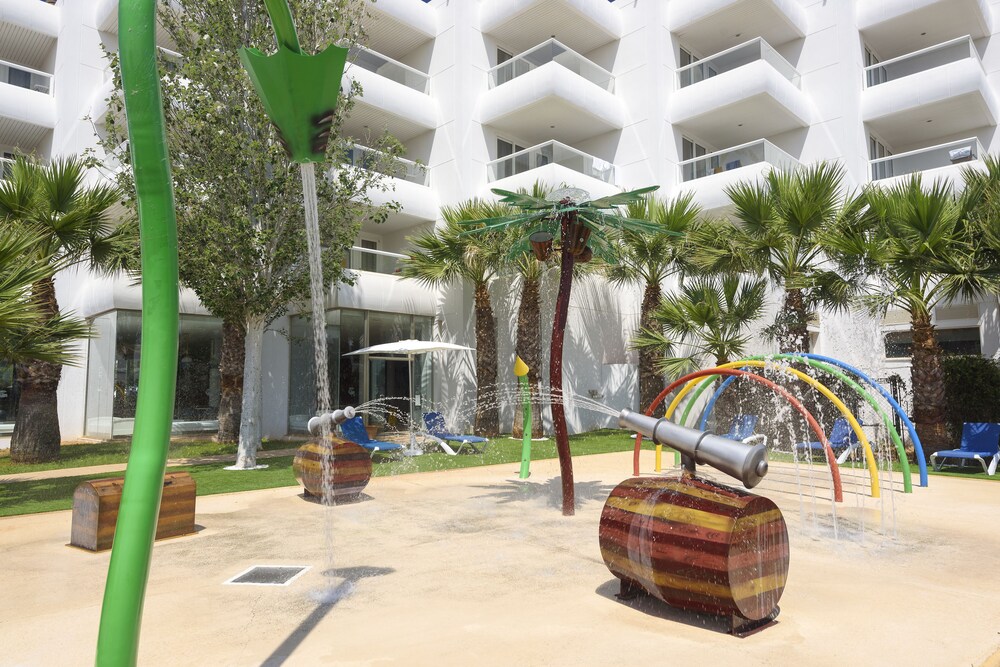 Childrens Play Area - Outdoor