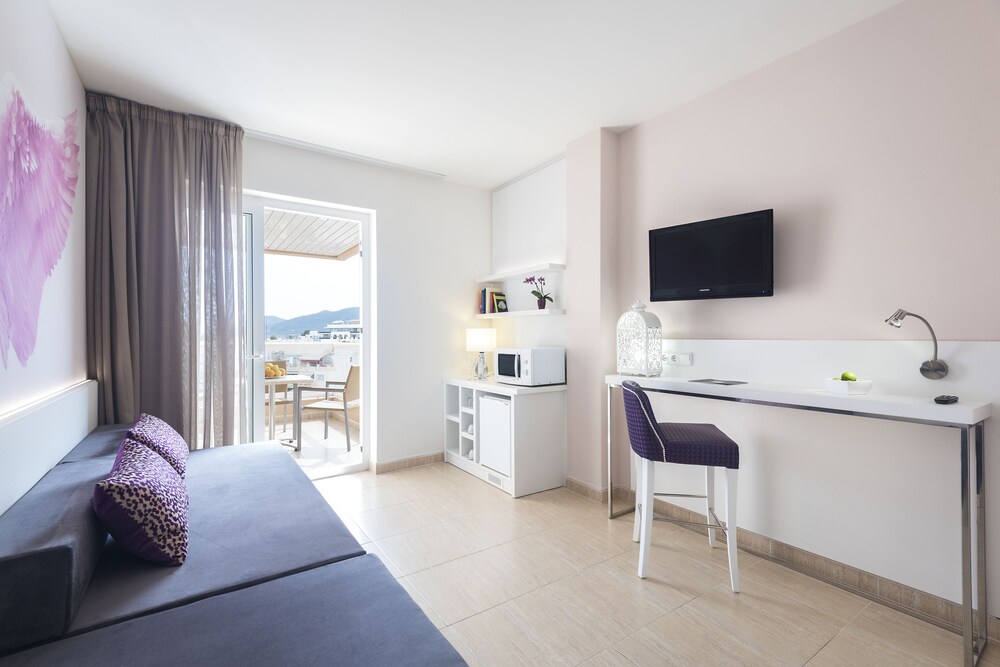 Suite - Guestroom