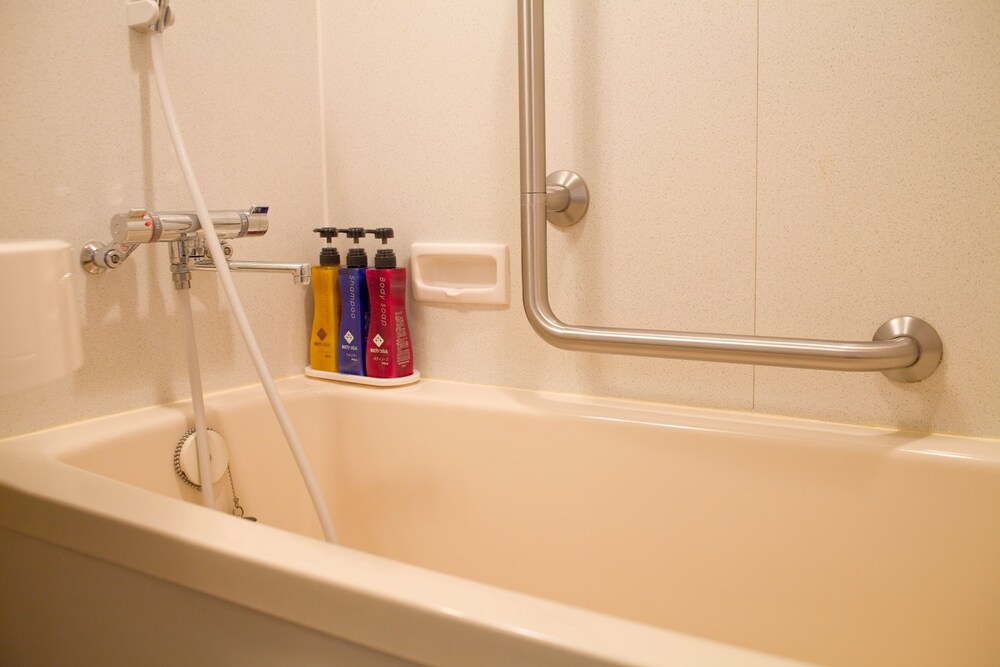 Deep Soaking Bathtub