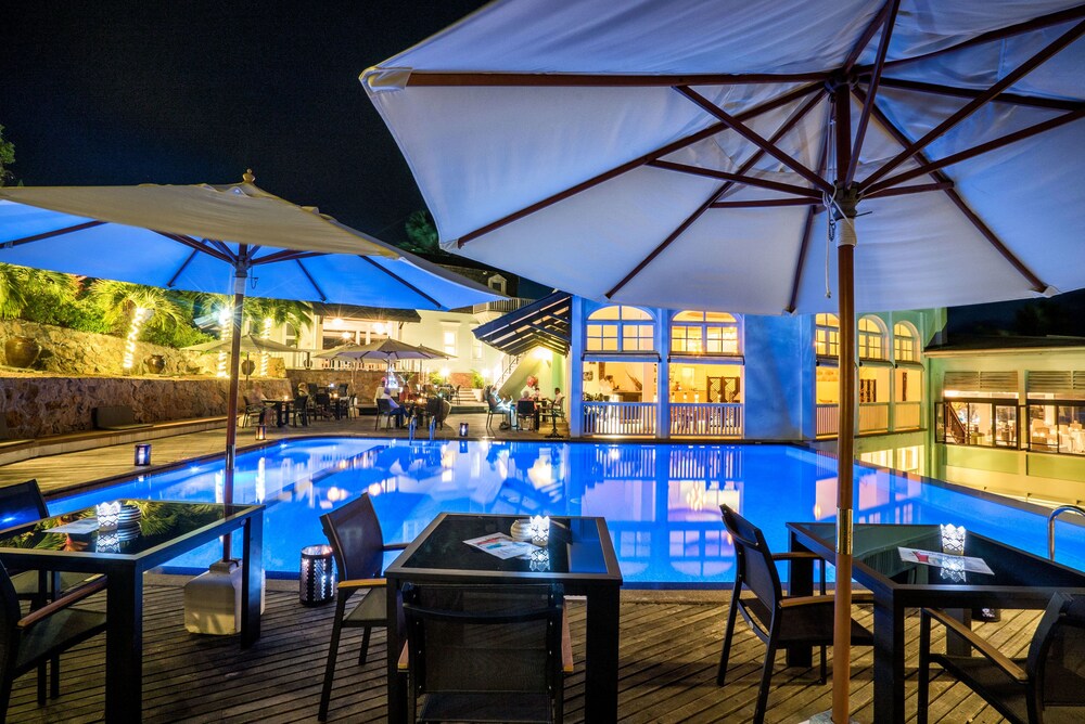 Bar a bordo piscina