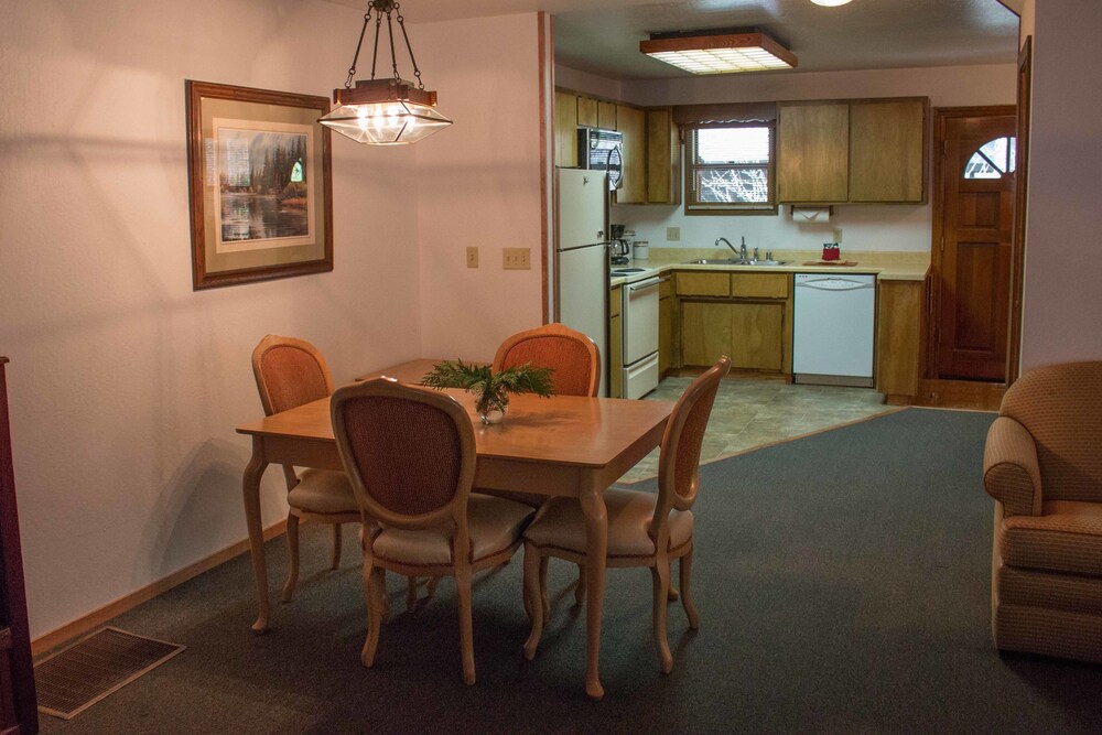 Superior Room, 2 Bedrooms, Non Smoking - In-Room Dining