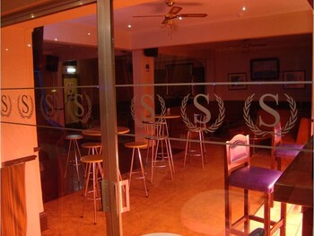 Hotel Bar