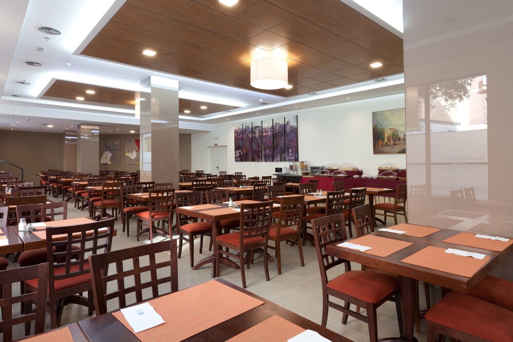 Food Court