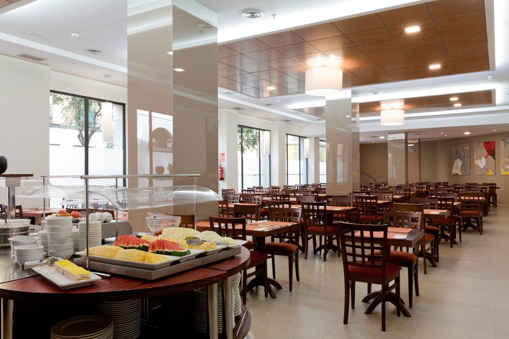 Food Court