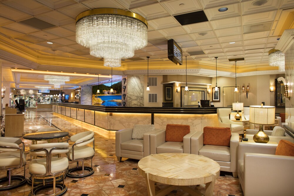 Lobby lounge, Peppermill Resort Spa Casino