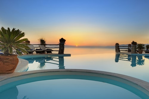 Creta Blue Boutique Hotel