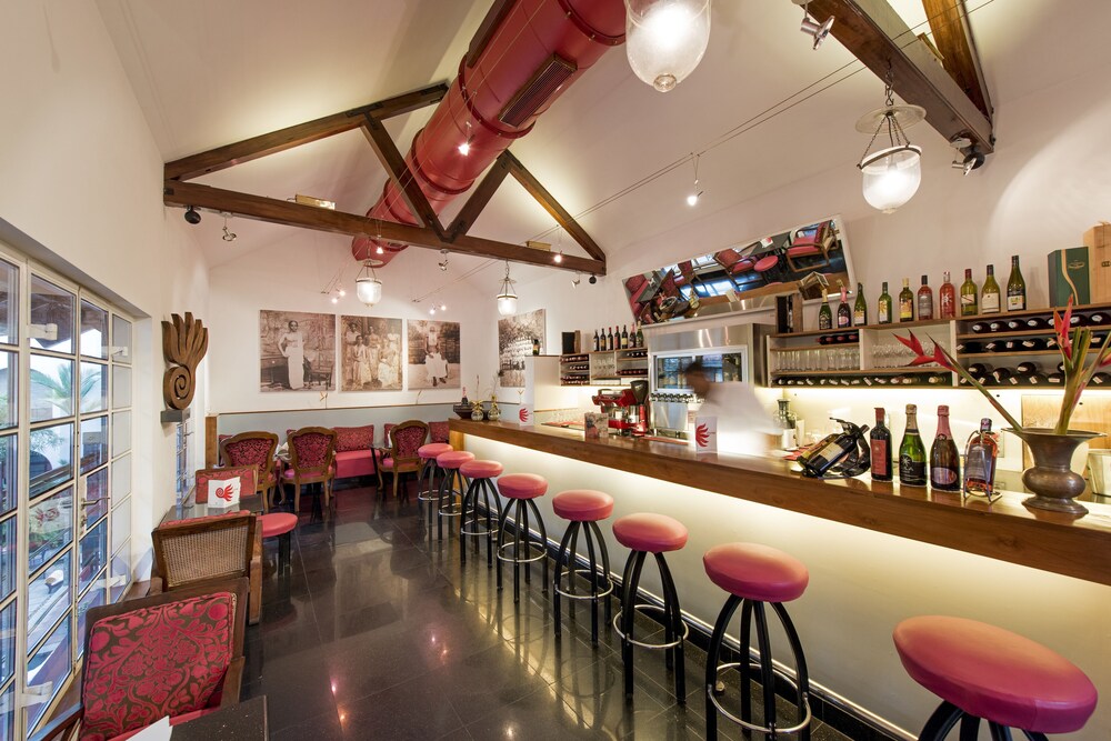 Hotel Bar