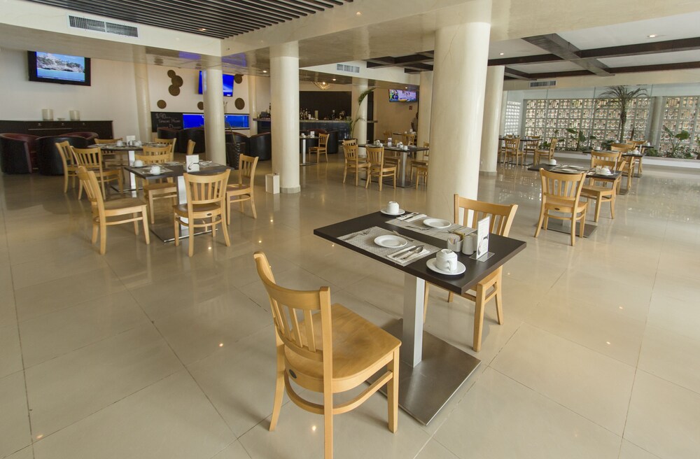 Food Court