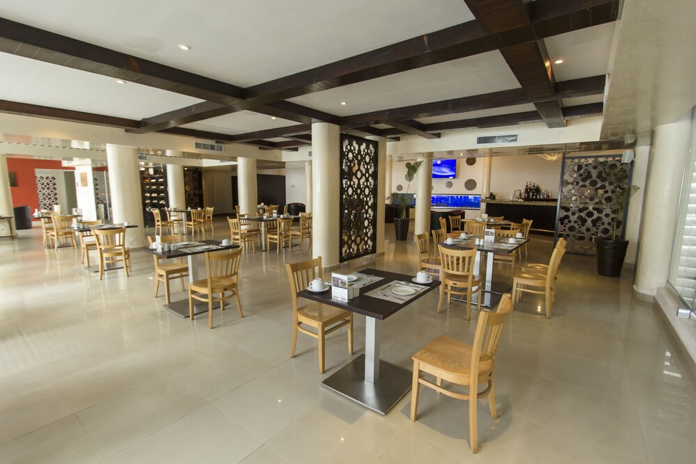 Food Court
