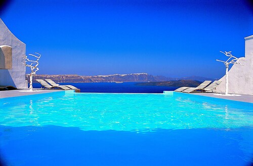 Astarte Suites