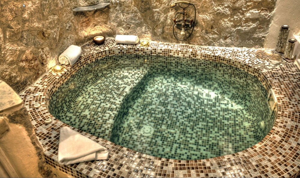 Jetted Tub