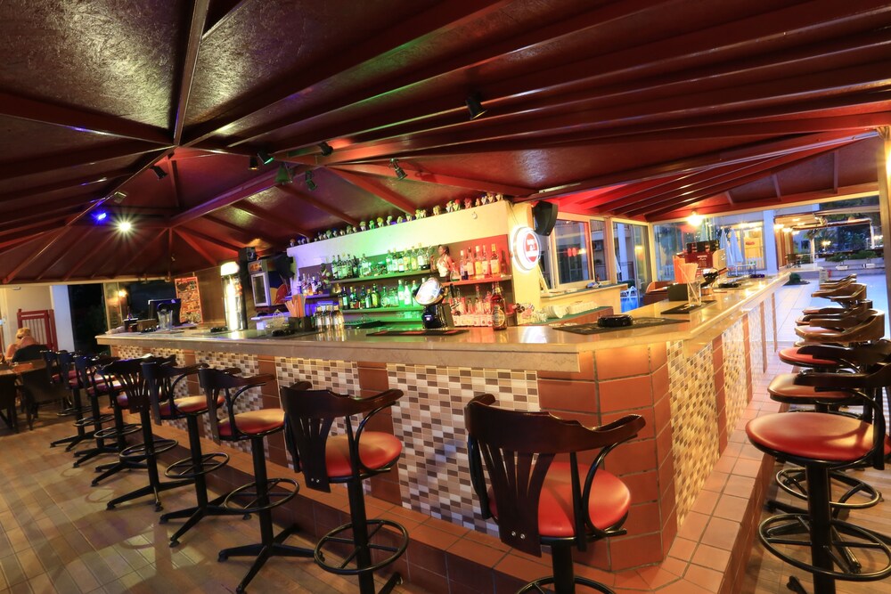 Hotel Bar