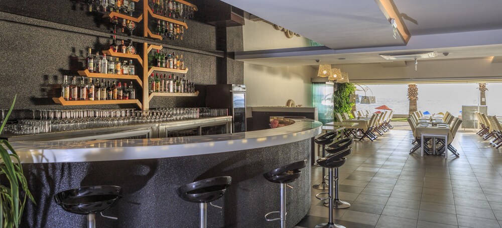 Hotel Bar