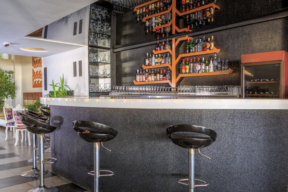 Hotel Bar