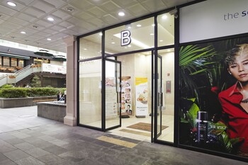 Nail Salon