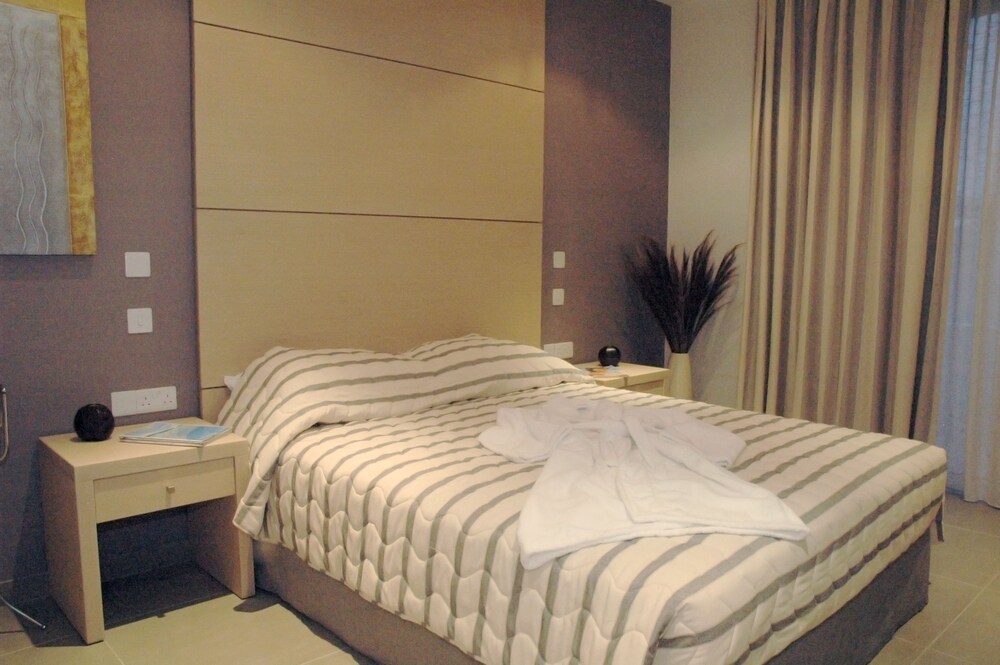 Superior Suite, 2 Bedrooms, Balcony - Guestroom