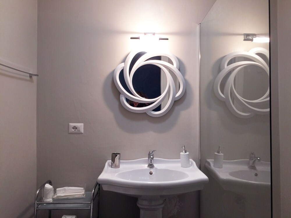 Silver Moon Suite - Bathroom