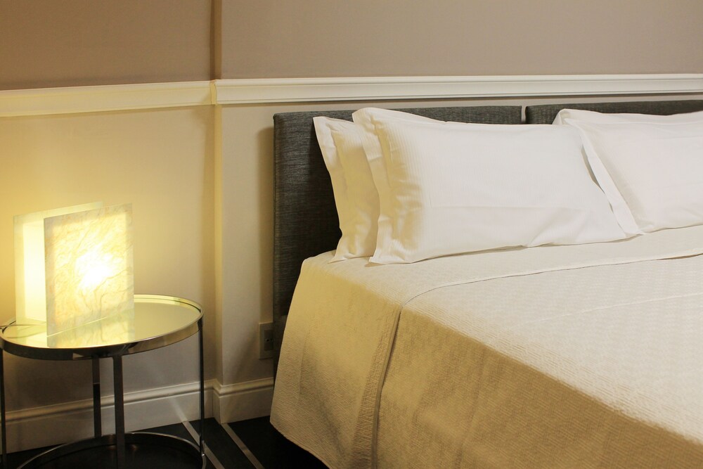 Blue Moon Suite - Guestroom