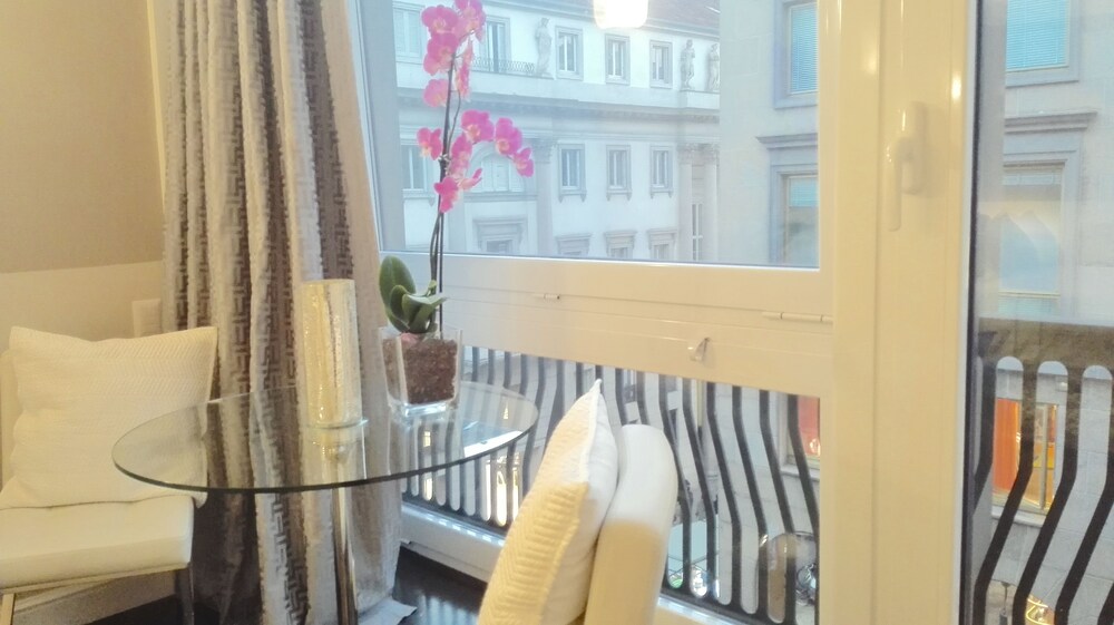 Silver Moon Suite - Guestroom