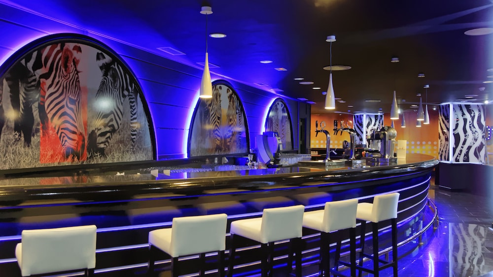 Hotel Bar