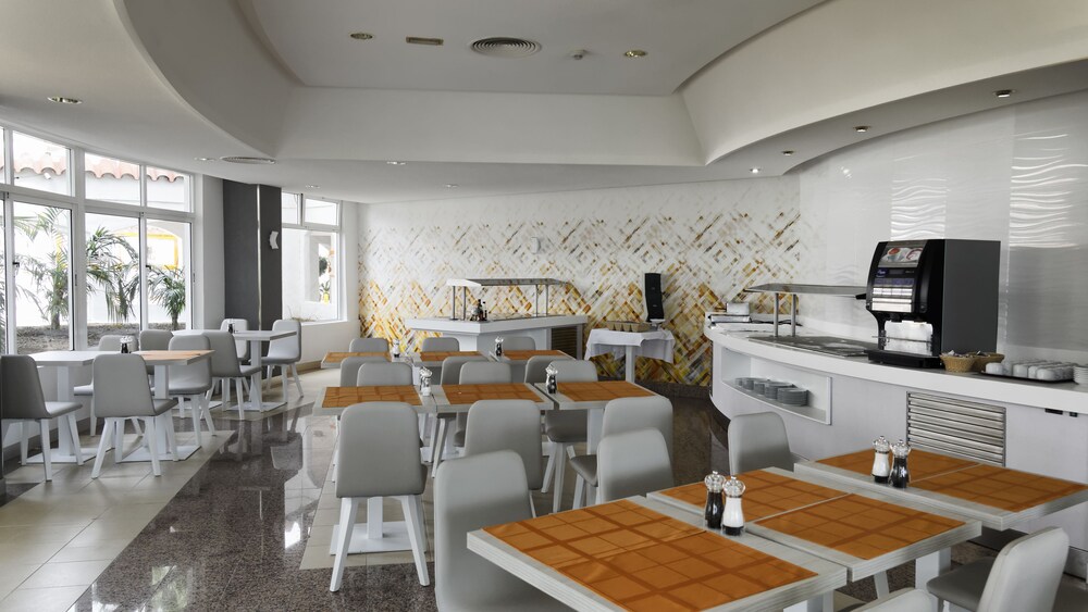 Food Court
