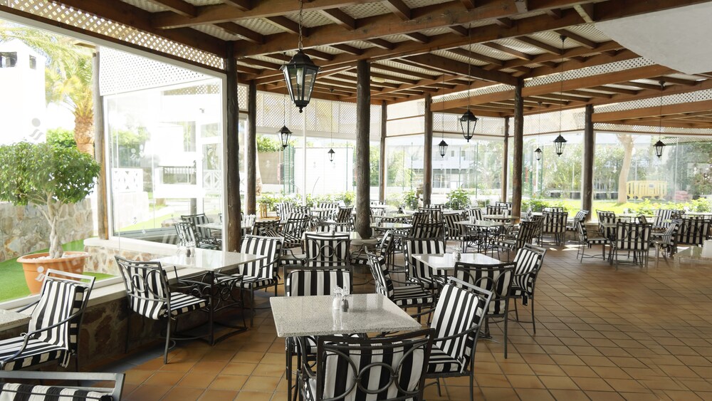 Food Court