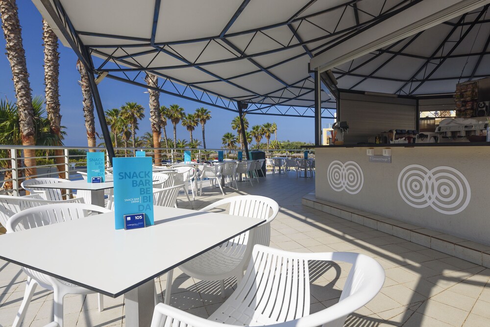 Bar a bordo piscina