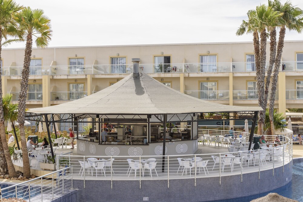 Bar a bordo piscina